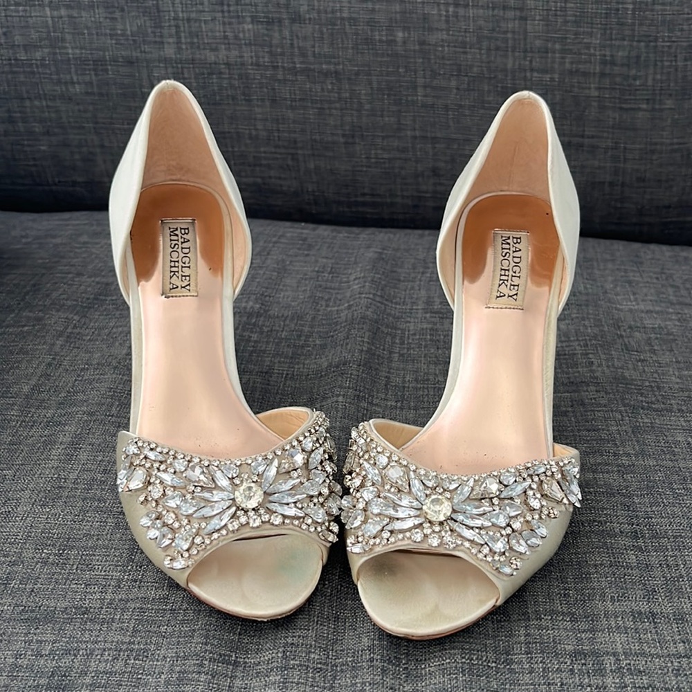Badgley Mischka Candace Ivory heels